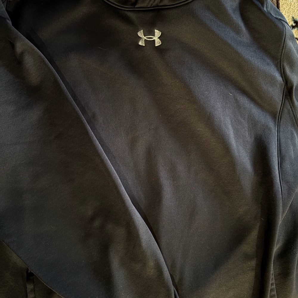 Under Armour black Pullover with Logo 2xl
